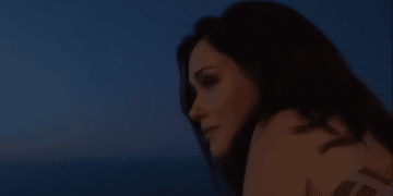 Laura Biel (Anna-Maria Sieklucka) going to cry in a stunning landscape in the movie '365 Days'