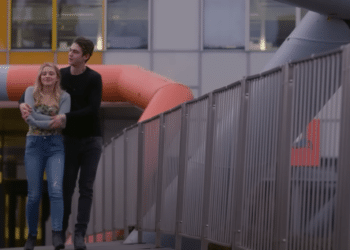 Tessa Young (Josephine Langford) and Hardin Scott (Hero Fiennes Tiffin) hugging in the movie 'After We Fell'