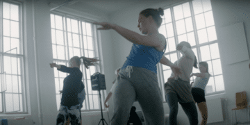 A dance scene with Amalie (Lisa Teige) in the Netflix movie 'Battle'.
