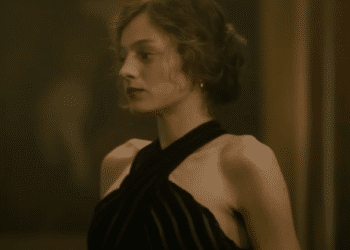 Constance "Connie" Reid (Emma Corrin) dressed up in the Netflix movie 'Lady Chatterley's Lover'.