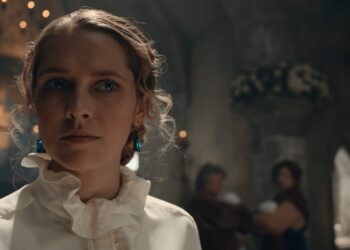 Diana Bishop, historian and witch, accesses Ashmole 782 and knows she must solve its mysteries. She is offered help by the enigmatic Matthew Clairmont, but he's a vampire and witches should never trust vampires.