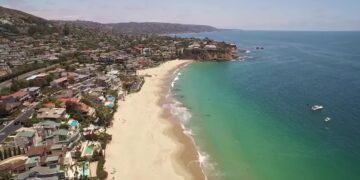 Two girls meet by chance on the Venice Boardwalk and, though worlds apart in lifestyle, embark on a lifelong friendship. CC (Idian Menzel) is an aspiring singer who is discovered by a director who gives her a first big shot. Hillary (Nia Long) is the daughter of a prominent civil rights lawyer who struggles to find her own destiny. Their friendship, even with its ups and downs, sustains them for decades.