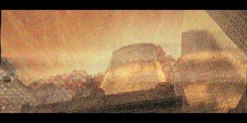 With an alien invasion imminent, Colonel Graff (Harrison Ford) and the International Fleet are depending on Ender Wiggin (Asa Butterfield) to save mankind.