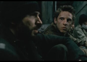 In a future where a failed global-warming experiment kills off all life on the planet except for a lucky few that boarded the Snowpiercer, a train that travels around the globe, where a class system evolves.