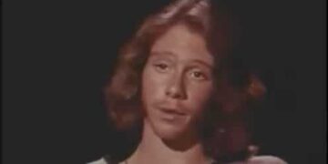 A group of social misfits at a summer camp for boys run away to save penned-in buffaloes from a rifle club's slaughter.