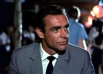 A resourceful British government agent seeks answers in a case involving the disappearance of a colleague and the disruption of the American space program.