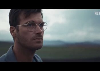 An unexpected reunion between a traveling musician and his son opens old wounds as the two set out on a long journey to a troubadour festival.