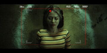 The Book on the Big Screen: the Movie Adaptation of Webcomic 0.0 Mhz