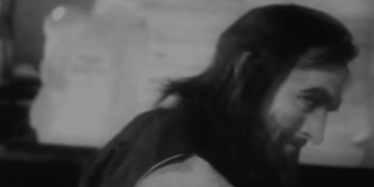 When Words Come Alive: Svengali