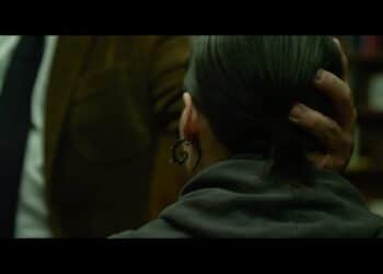 Journalist Mikael Blomkvist (Craig) is aided in his search for a woman who has been missing for forty years by Lisbeth Salander (Mara), a young computer hacker.