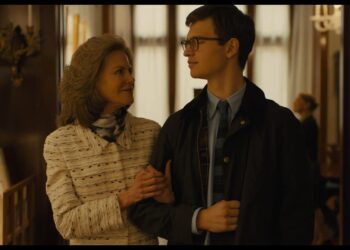 A boy in New York is taken in by a wealthy Upper East Side family after his mother is killed in a bombing at the Metropolitan Museum of Art.