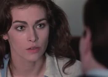 A Moscow police officer investigates a vicious triple homicide and stumbles upon a high-level international political conspiracy.