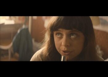 Trailer for The Diary Of A Teenage Girl