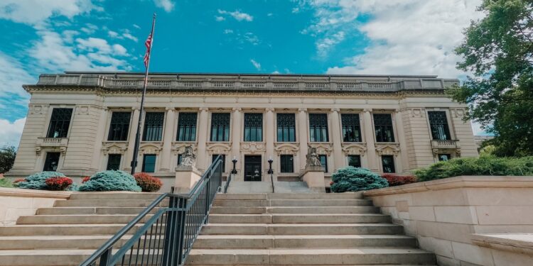 Explore Illinois's Filming Locations