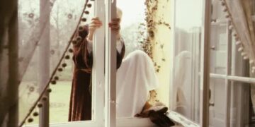 A historical drama that illustrates Russian author Leo Tolstoy's struggle to balance fame and wealth with his commitment to a life devoid of material things.