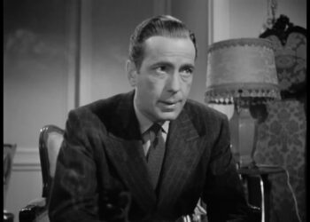 San Francisco private detective Sam Spade takes on a case that involves him with three eccentric criminals, a gorgeous liar, and their quest for a priceless statuette, with the stakes rising after his partner is murdered.