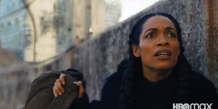 A civil war breaks out in a futuristic America and Manhattan becomes a demilitarized zone.