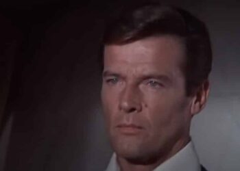The Man with the Golden Gun: Book vs. Film - Summary & Analysis