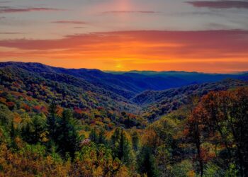 Sunset over mountains, Great Smoky Mountains National Park, Tennessee.