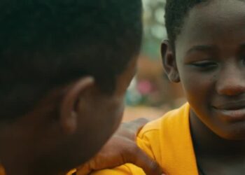 The true story of a young girl from the streets of rural Uganda whose world rapidly changes when she is introduced to the game of chess.