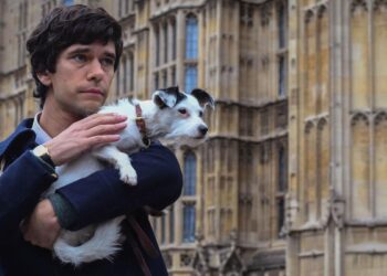 British Liberal Party leader Jeremy Thorpe is accused of conspiracy to murder his gay ex-lover and forced to stand trial in 1979.