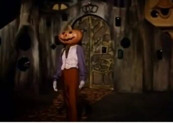 The Wonderful Land of Oz: Book vs. Film - Summary & Analysis