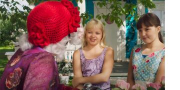 Onneli, Anneli ja salaperí¤inen muukalainen: Book vs. Film - Summary & Analysis