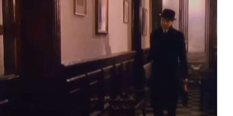 The Woman in Black: Book vs. Film - Summary & Analysis